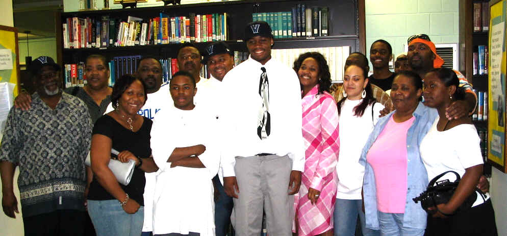 wpe25.jpg (61749 bytes)